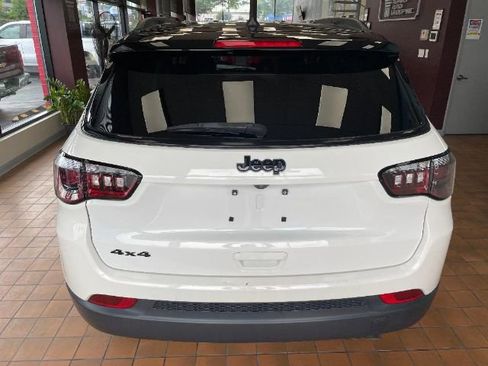 Used 2021 Jeep Compass Latitude image 8