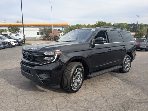 Certified 2025 Ford Expedition Active image 4