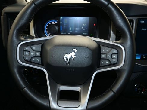 Used 2024 Ford Bronco Outer Banks image 14