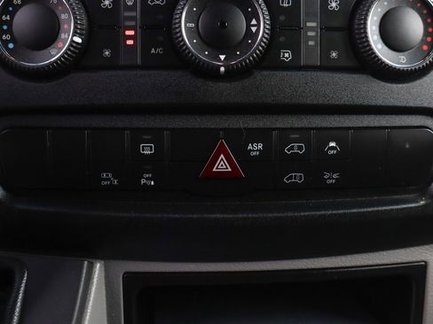 Used 2018 Mercedes-Benz Sprinter 2500 image 36