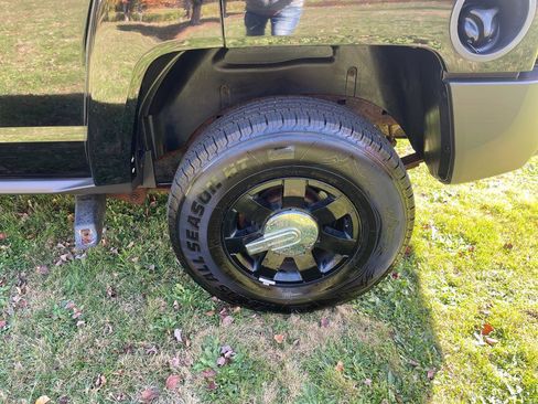 Used 2008 HUMMER H3 Luxury w/ Chrome Appearance Package image 32