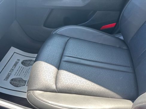 Used 2023 Kia Sorento S w/ Panoramic Sunroof Package image 16