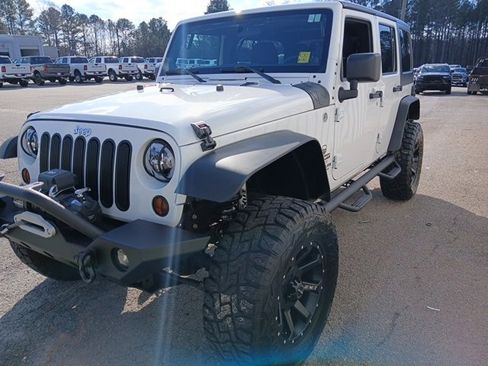 Used 2012 Jeep Wrangler Unlimited Sport image 9