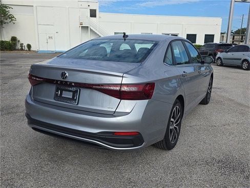 New 2025 Volkswagen Jetta SE image 3