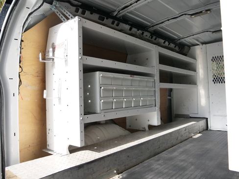 Used 2018 GMC Savana 3500 w/ Driver Convenience Package image 9