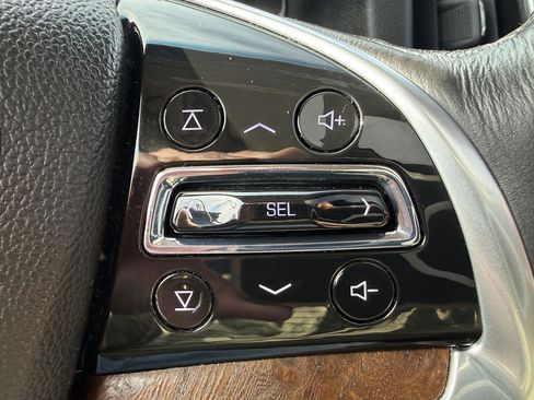 Used 2019 Cadillac Escalade Luxury AWD/4WD image 13