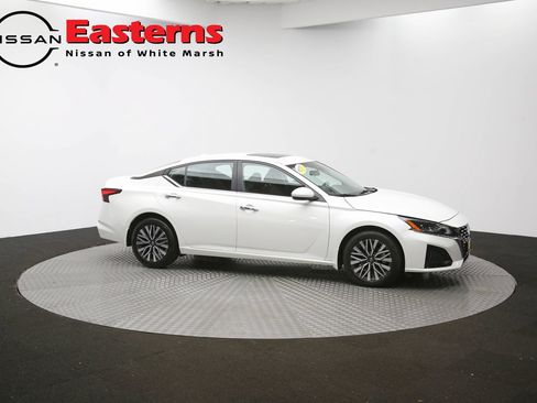 Used 2024 Nissan Altima 2.5 SV w/ SV Premium Package AWD/4WD image 46