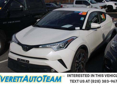Used 2018 Toyota C-HR XLE image 1