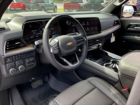 New 2026 Chevrolet Suburban High Country image 6