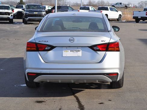 Used 2024 Nissan Altima 2.5 SV image 4