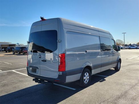 Used 2024 Mercedes-Benz Sprinter 2500 image 6