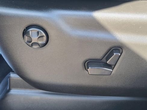 Used 2023 Dodge Durango GT image 12