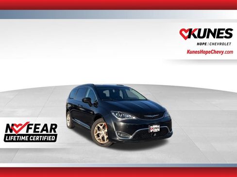 Used 2017 Chrysler Pacifica Touring-L Plus w/ Advanced Safetytec Group image 1