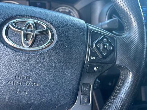 Used 2018 Toyota Tacoma TRD Sport w/ Technology Package RWD image 18