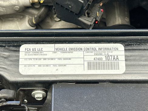 Used 2015 Dodge Challenger SRT image 15