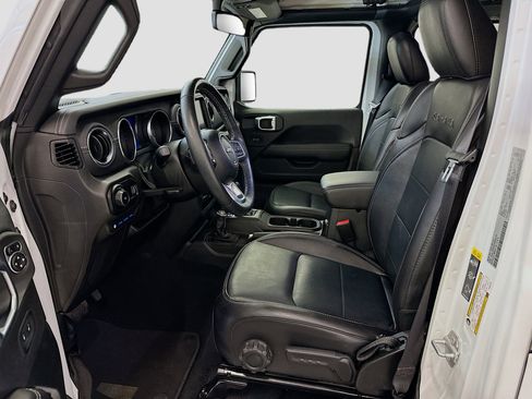 Used 2023 Jeep Wrangler Sahara w/ Cold Weather Group image 13