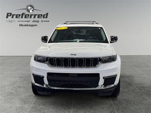 Used 2023 Jeep Grand Cherokee L Limited image 13