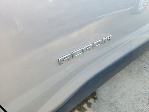 Used 2017 GMC Acadia SLE image 10