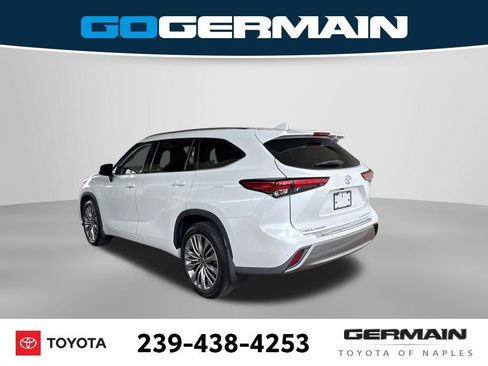 Used 2022 Toyota Highlander Platinum AWD/4WD image 5