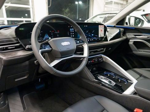 Used 2025 Audi Q5 Premium image 23