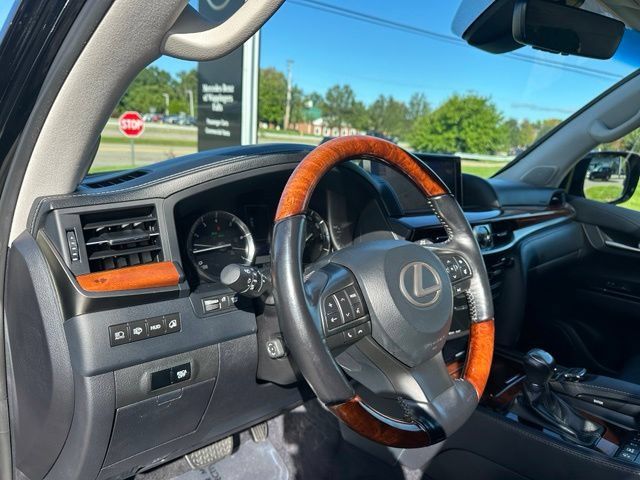 Used 2017 Lexus LX 570 4WD w/ Luxury Package image 16