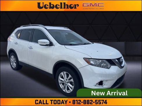 Used 2014 Nissan Rogue SV image 2