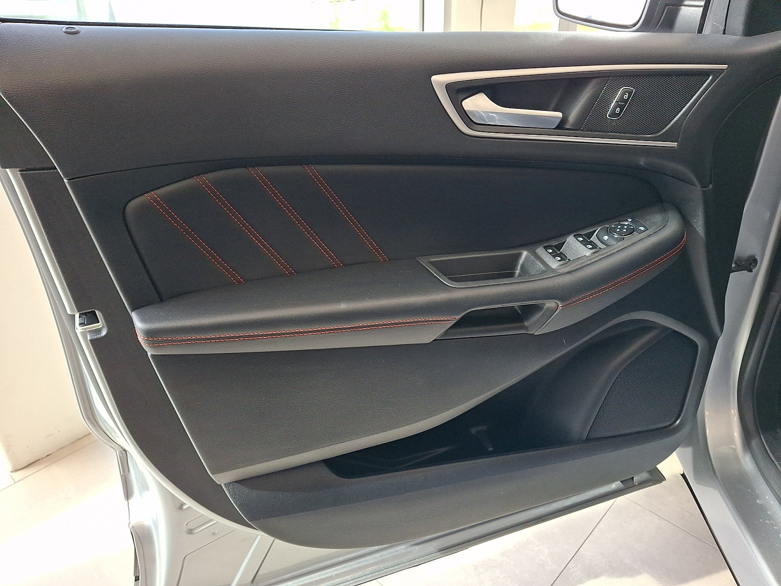 Certified 2023 Ford Edge ST-Line AWD/4WD image 11