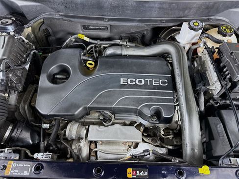 Used 2020 Chevrolet Equinox LS w/ LS Convenience Package image 29