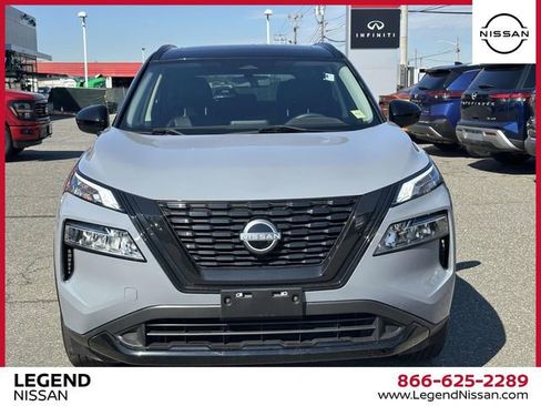 Used 2023 Nissan Rogue SV w/ SV Premium B Package image 9