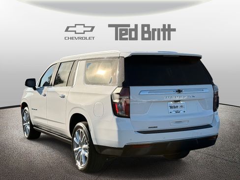 Certified 2023 Chevrolet Suburban High Country image 6