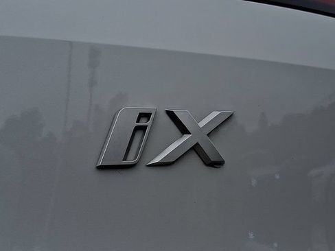 Used 2026 BMW iX xDrive60 w/ Premium Package AWD/4WD image 31