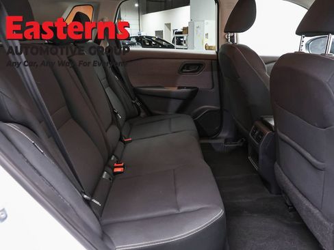Used 2023 Nissan Rogue S AWD/4WD image 23