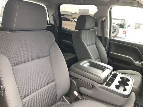 Used 2017 Chevrolet Silverado 1500 LT AWD/4WD image 37
