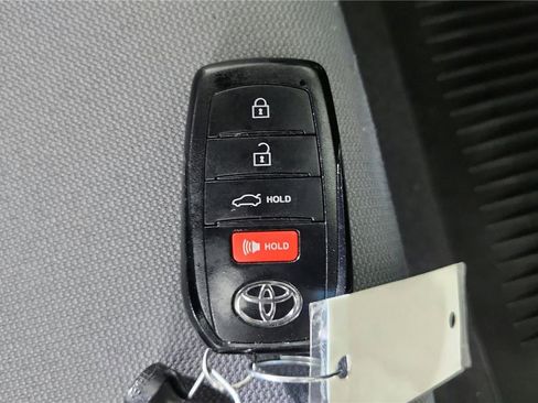 Used 2024 Toyota Corolla SE image 21