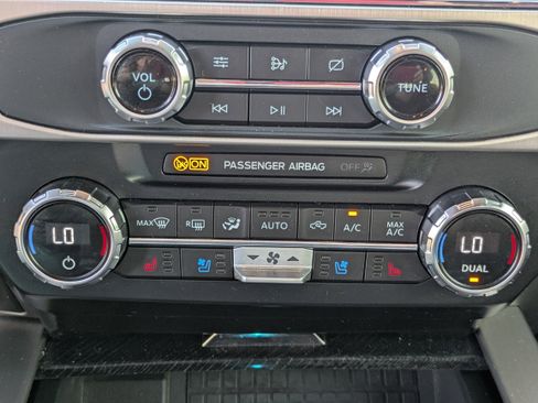 Used 2022 Ford F250 Platinum image 25