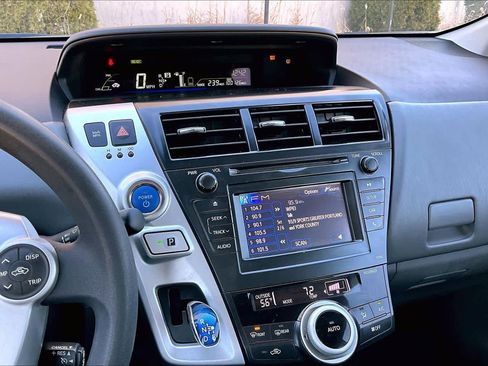 Used 2012 Toyota Prius V Two image 6