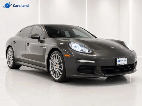 Used 2015 Porsche Panamera image 1