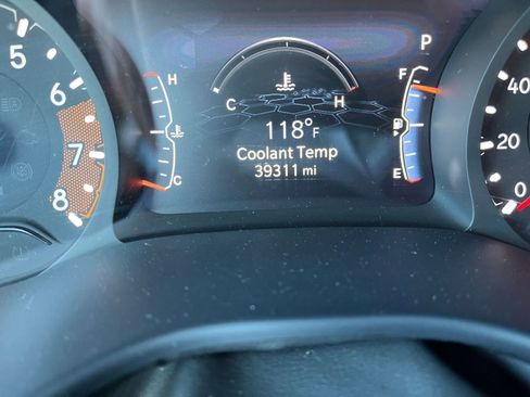 Used 2025 Jeep Compass Trailhawk image 37