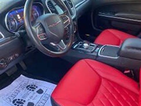 Used 2019 Chrysler 300 Touring w/ Driver Convenience Group RWD image 11