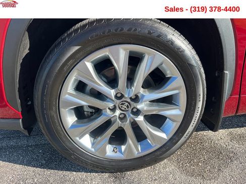 Used 2023 Toyota Highlander Limited AWD/4WD image 10