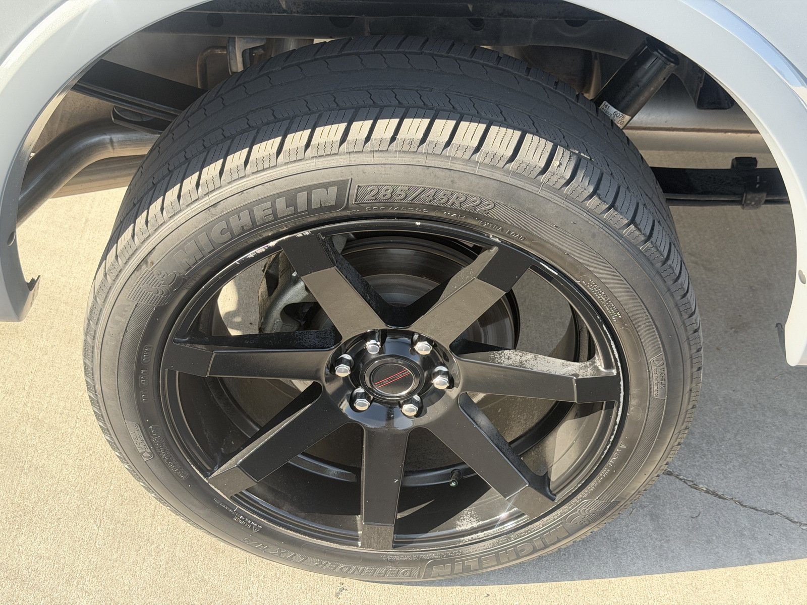 Used 2019 Ford F150 XLT w/ Equipment Group 302A Luxury AWD/4WD image 13