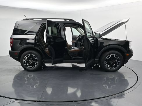 Used 2023 Ford Bronco Sport Outer Banks w/ Tech Package AWD/4WD image 41