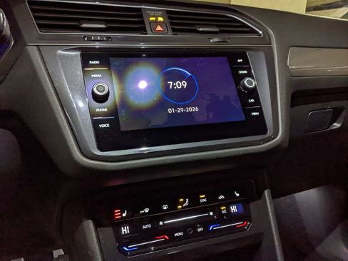 Certified 2022 Volkswagen Tiguan SE R-Line image 16