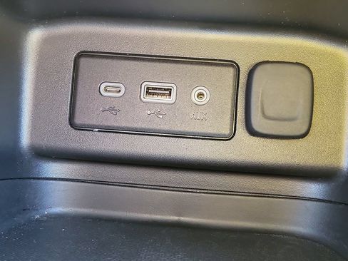 Certified 2023 Chevrolet Equinox LS w/ LS Convenience Package FWD image 23