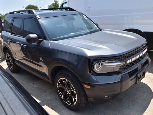 Certified 2025 Ford Bronco Sport Outer Banks w/ Outer Banks Tech Package+ AWD/4WD image 5