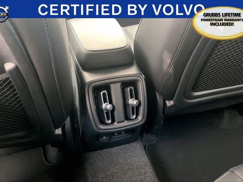 Used 2025 Volvo XC40 B5 Core image 29