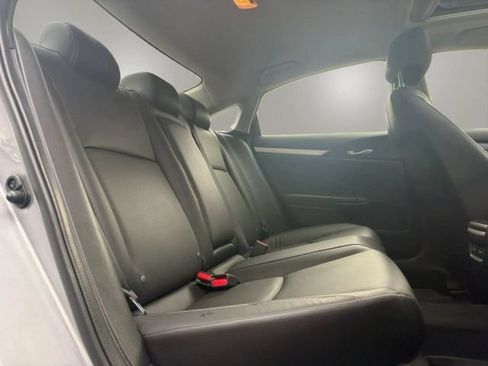Used 2018 Honda Civic Touring image 6