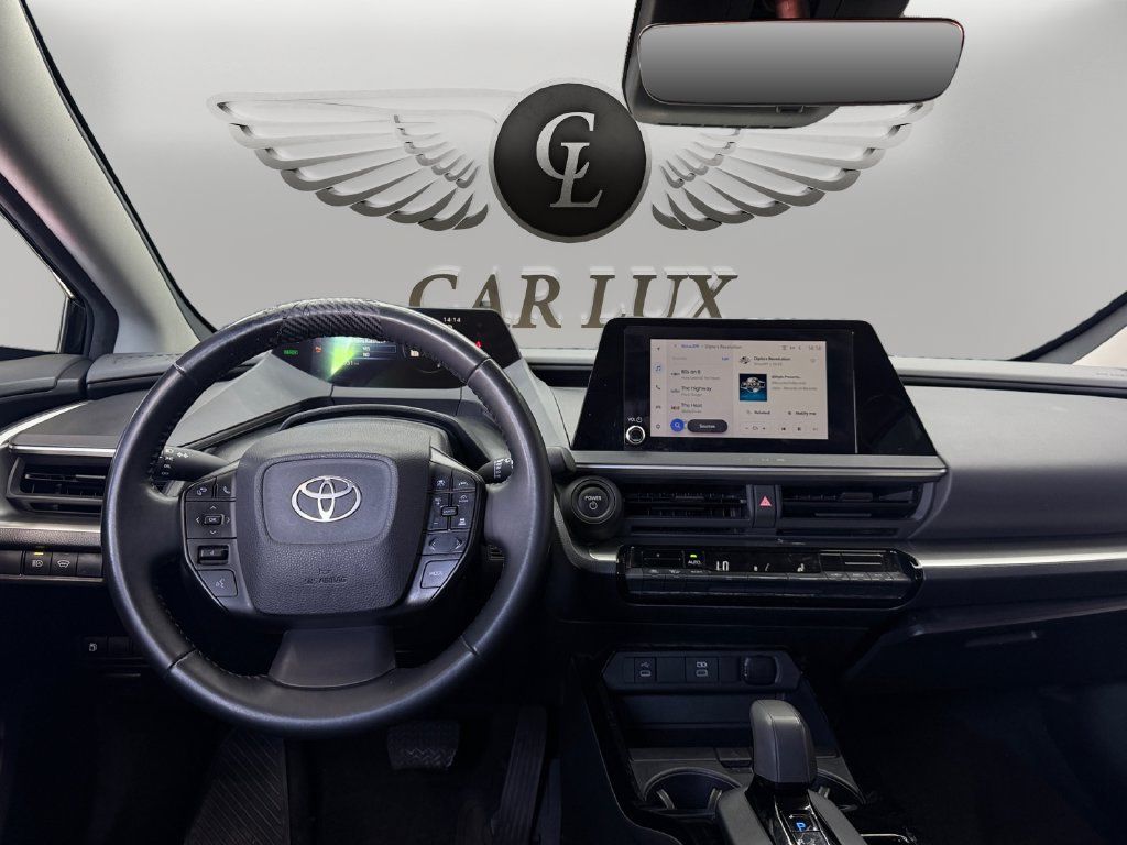 Used 2025 Toyota Prius LE FWD image 10