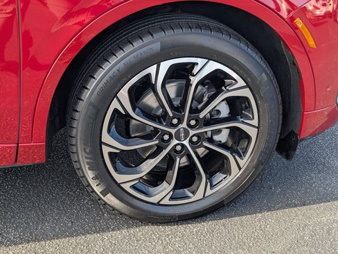 Used 2024 Lincoln Nautilus Reserve image 7