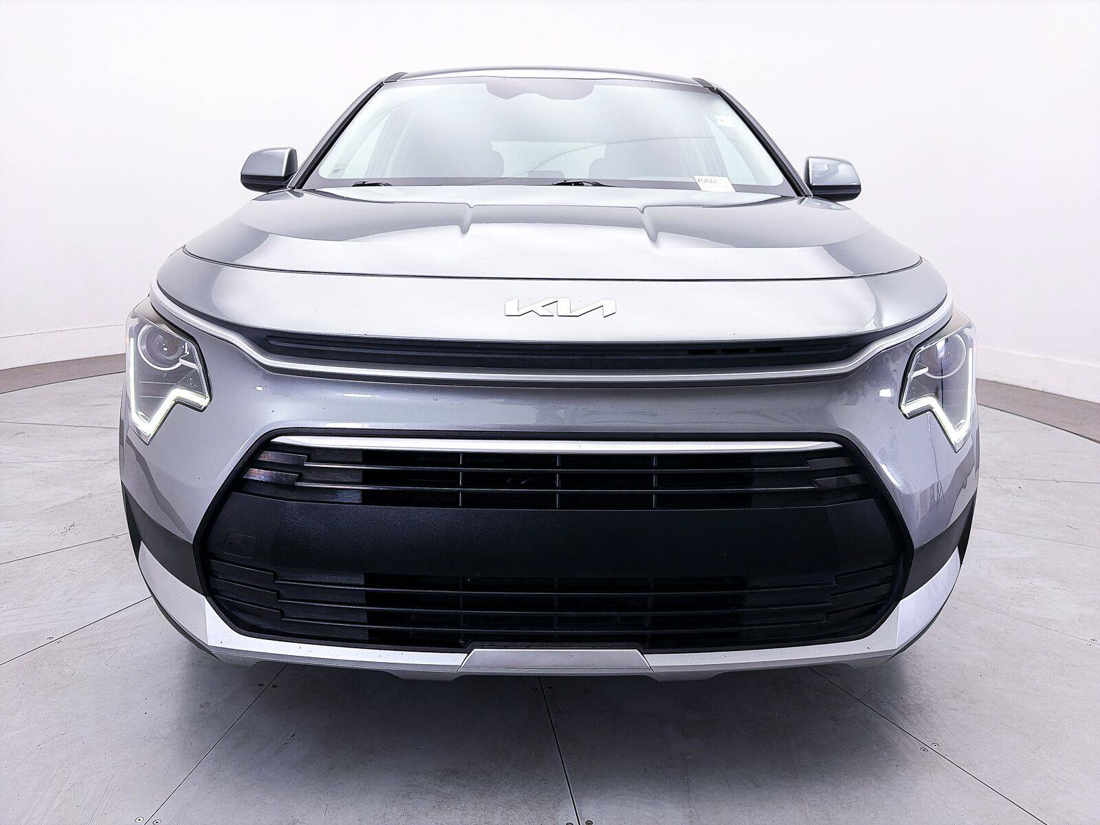 Used 2023 Kia Niro LX FWD image 10